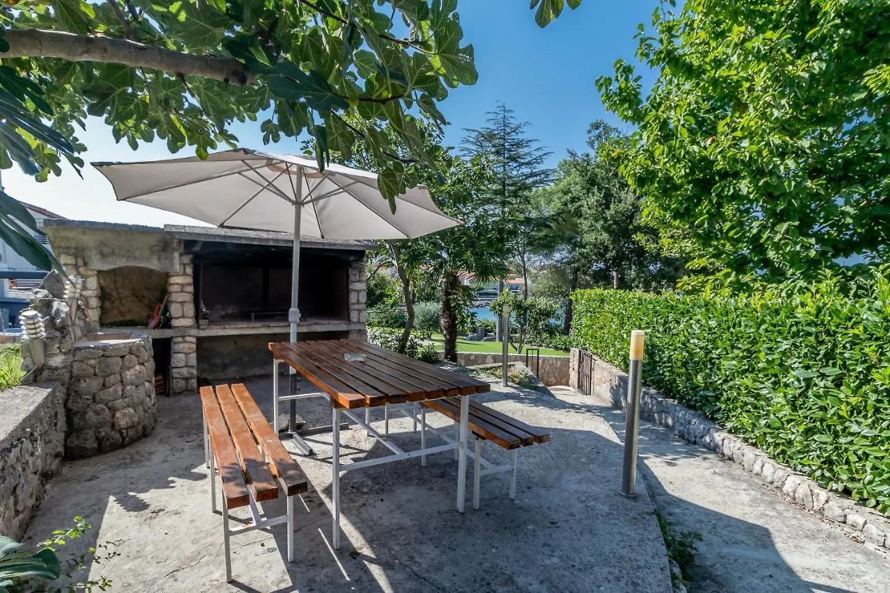 Maestral Apartments Malinska