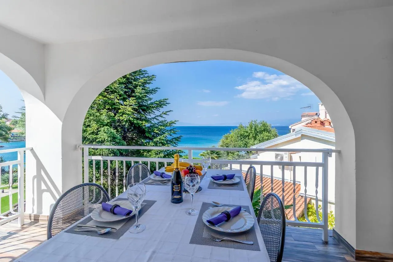 Maestral Apartments Malinska